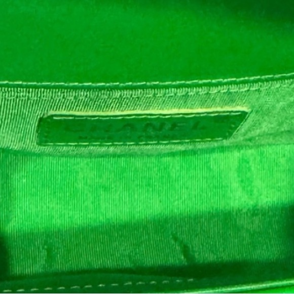 Chanel Green Quilted Patent Leather Flap Boy Bag - Picture 5 of 13